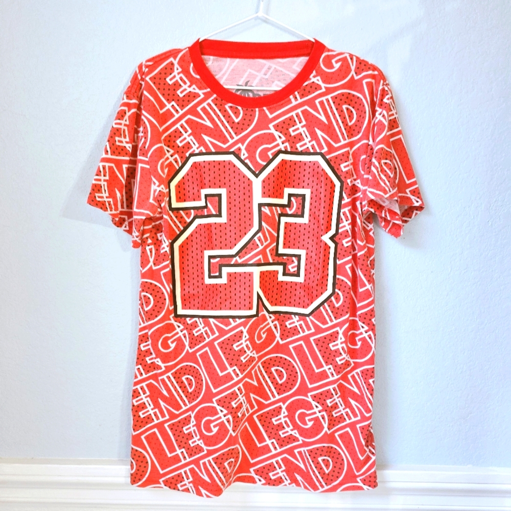 Vibes Michael Jordan Legend tshirt | size med | basketball * fan wear
